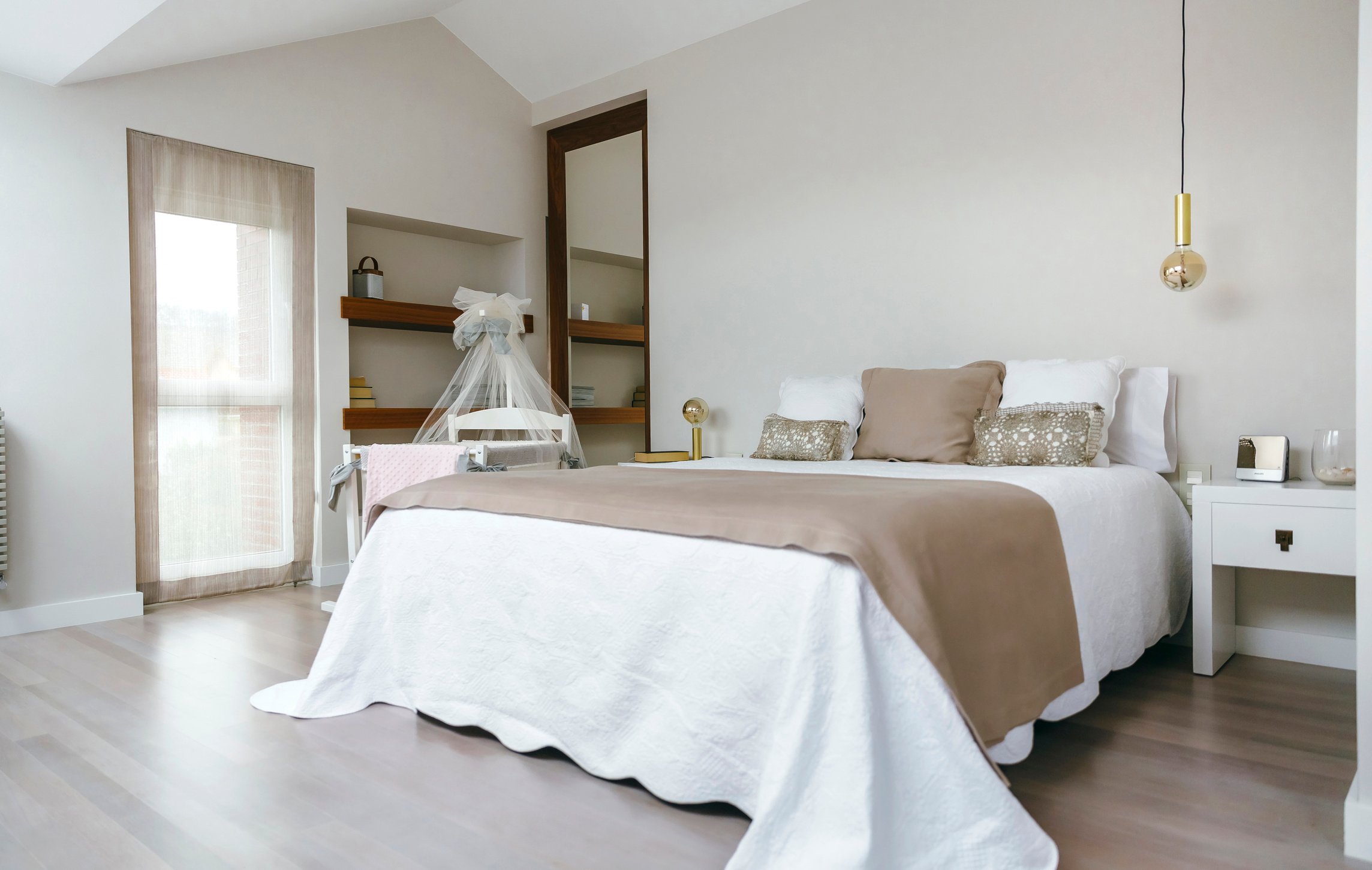 Bedroom with Double Bed and Cot